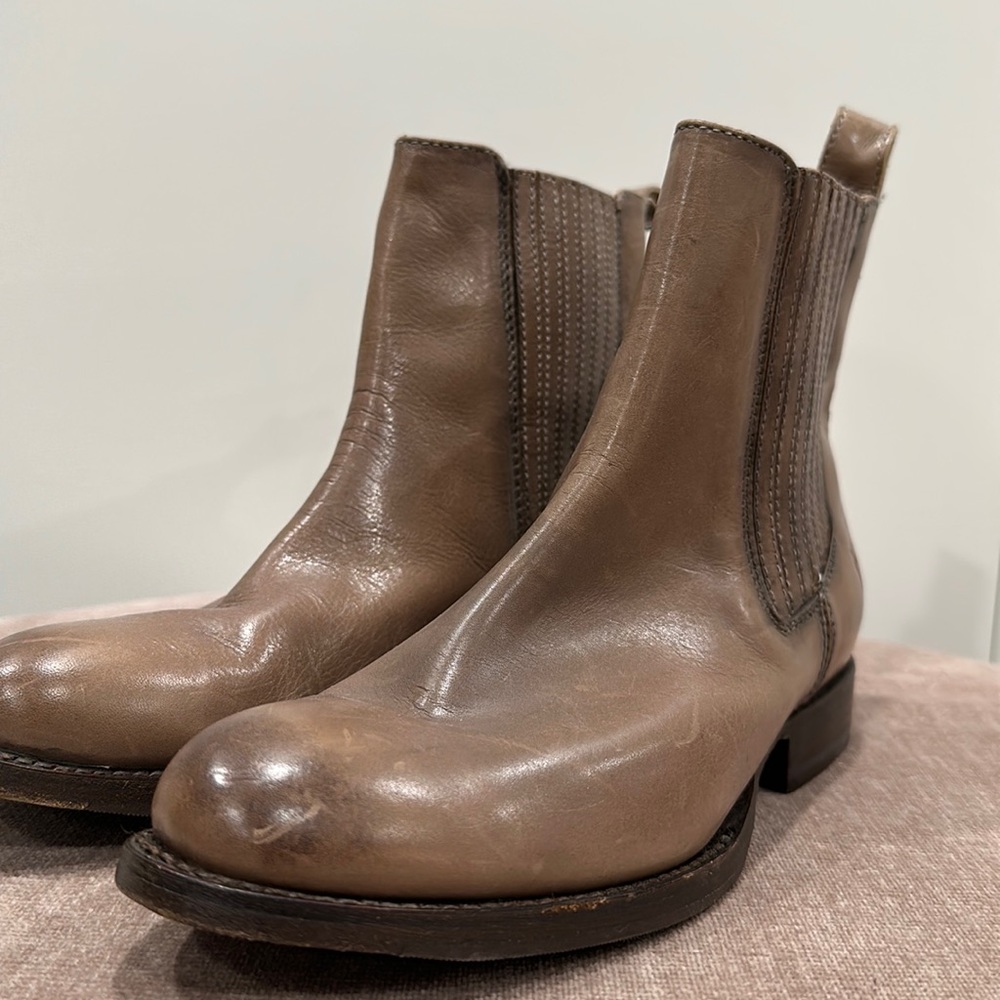 Frye Chelsea Boot